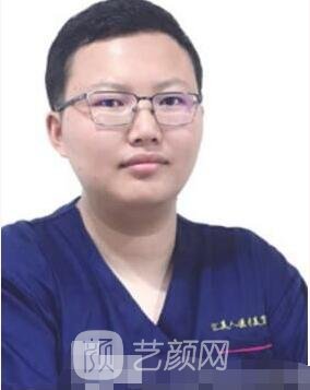 吸脂醫(yī)生，廉紅偉醫(yī)生個人簡介